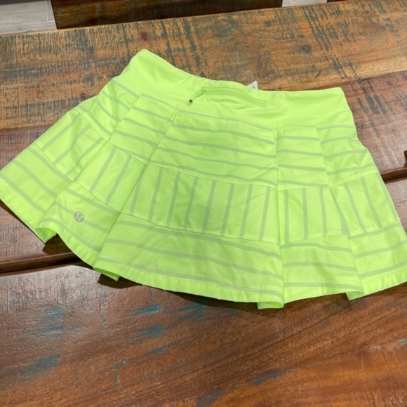 Lululemon Size 4 Reg skorts - Picture 6 of 9